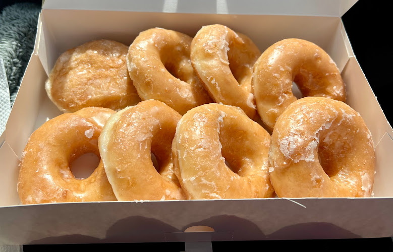 Dude's Daylight Donuts storefront