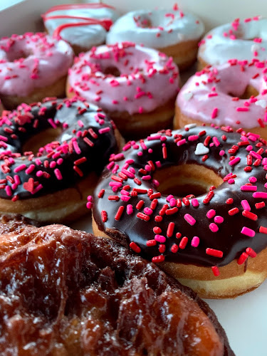 Cafe Donuts & Ice Cream storefront