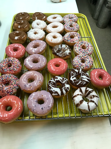 Grammys Donuts and More storefront