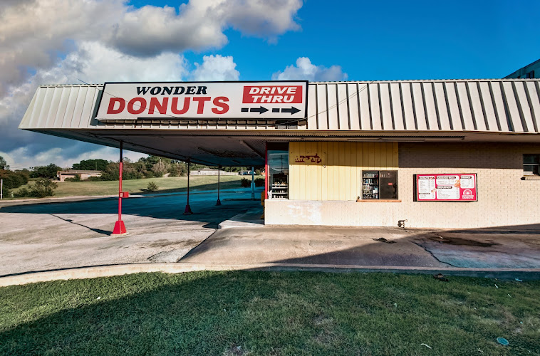 Wonder Donut storefront