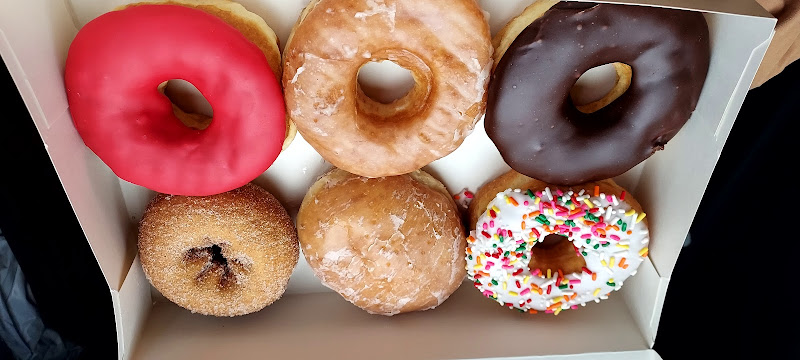 Jack N' Jill Donuts storefront