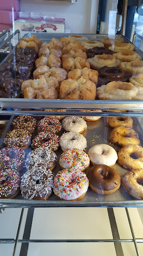 Fantastic Donut storefront