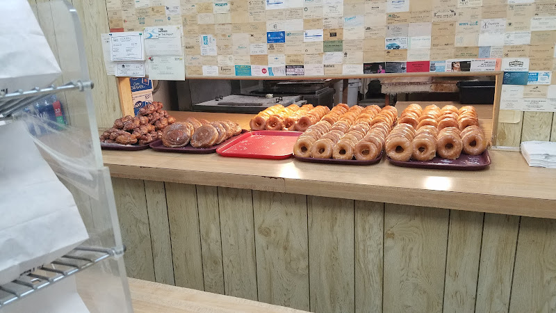 Reynolds Donut Shop storefront