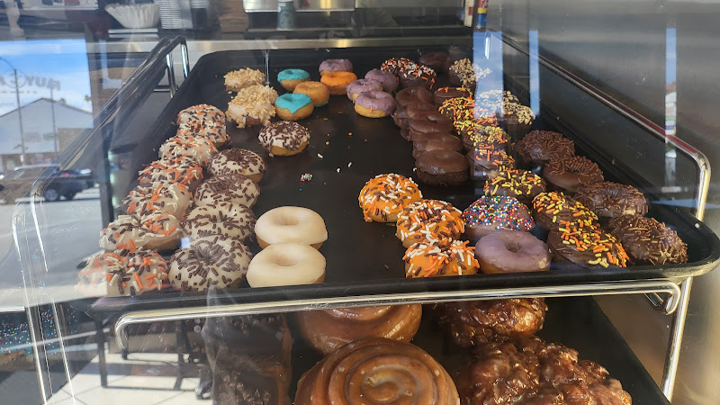 Yum Yum Donuts storefront