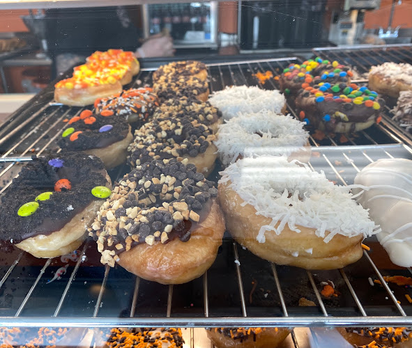 Richy Kreme Donuts Knoxville storefront