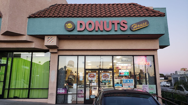 Daily Donut House storefront