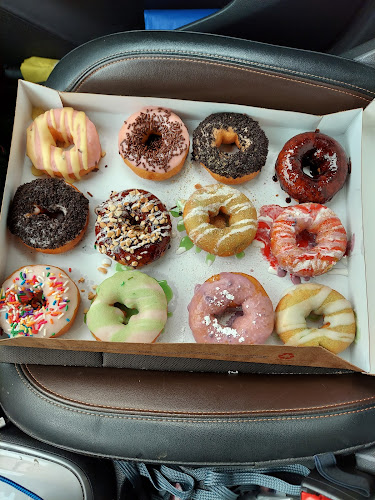 Duck Donuts storefront