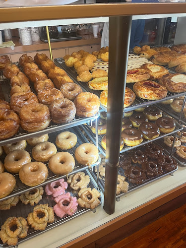 Sunshine Donuts storefront