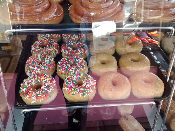 Yum Yum Donuts storefront