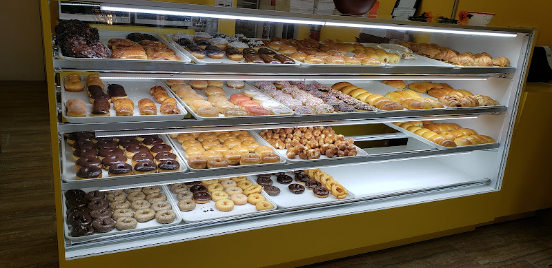 Combo Donuts storefront