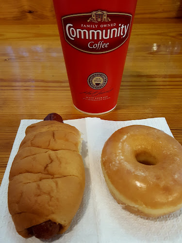 Plaza Donuts storefront