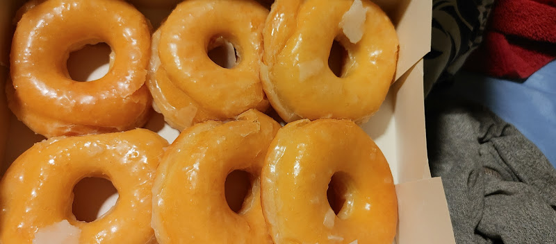 Snowflake Donuts storefront