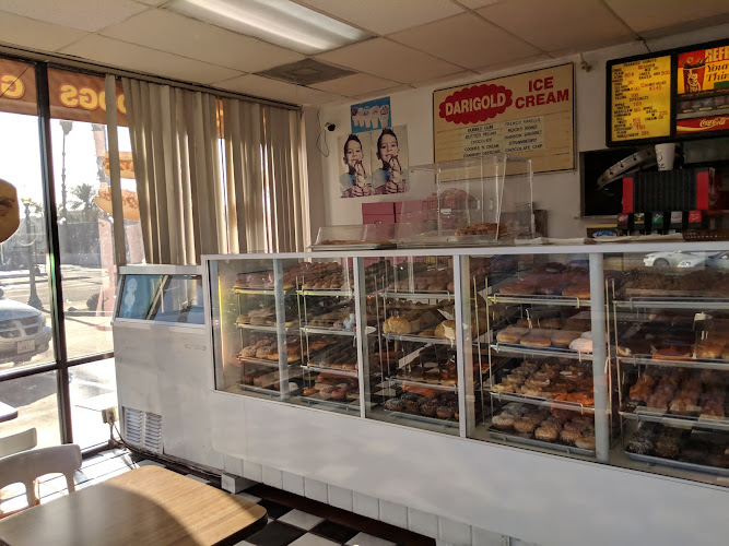 Frankie's Donuts & Deli storefront