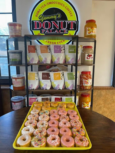 Yummy's Donut Palace.boba tea.smoothies.coffee storefront