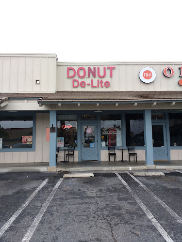 Donut-De-Lite storefront