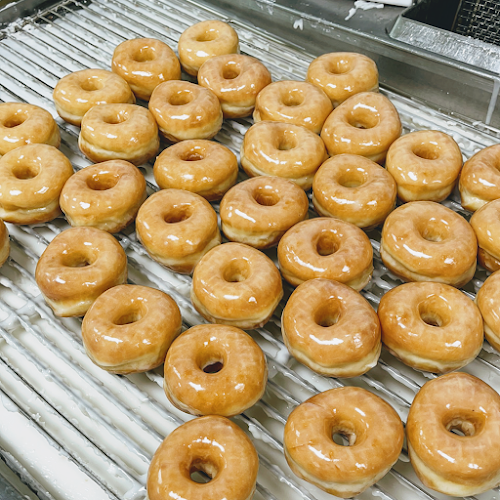 Donuts Donuts storefront