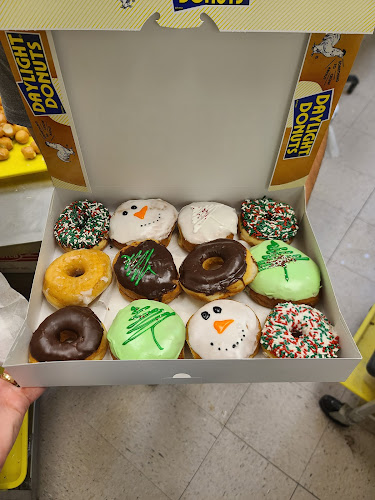 Daylight Donuts on 86th storefront