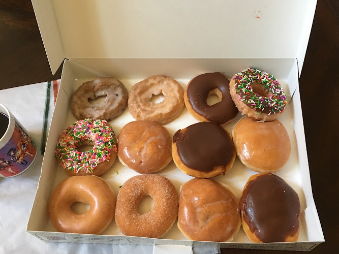 Lucky Donuts storefront