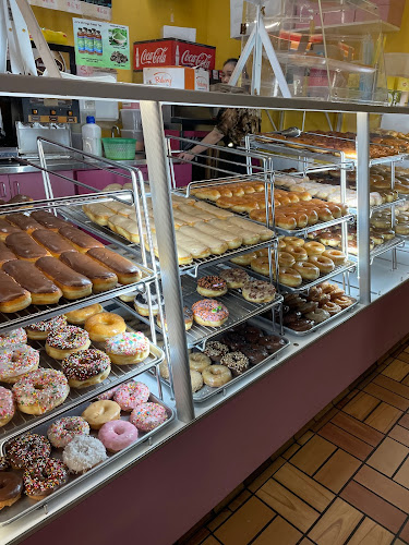 Fresh Donuts storefront