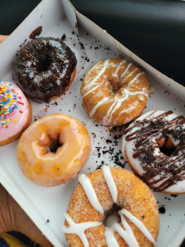 Duck Donuts storefront