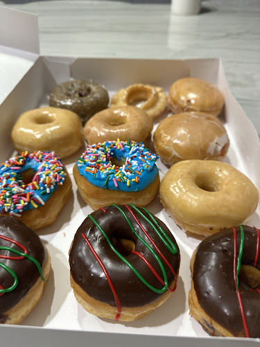 Lickin Good Donuts storefront