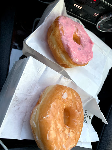 Crispy Donuts storefront