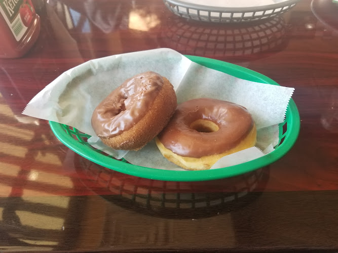 Southern Maid Donuts storefront