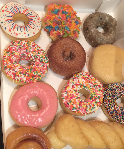 Custer Donut storefront