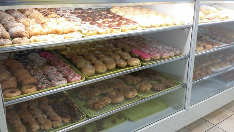 Southern Maid Donuts storefront