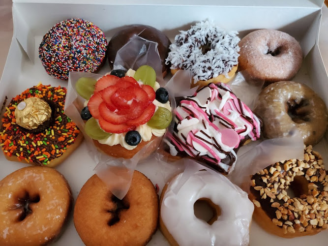 NewSong Donut & Cafe storefront