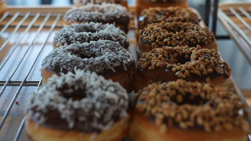 Happiness Donut storefront