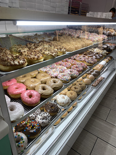 Heritage Donuts storefront