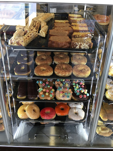 Yum Yum Donuts storefront