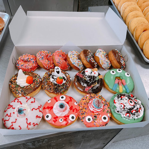 Donut Time storefront