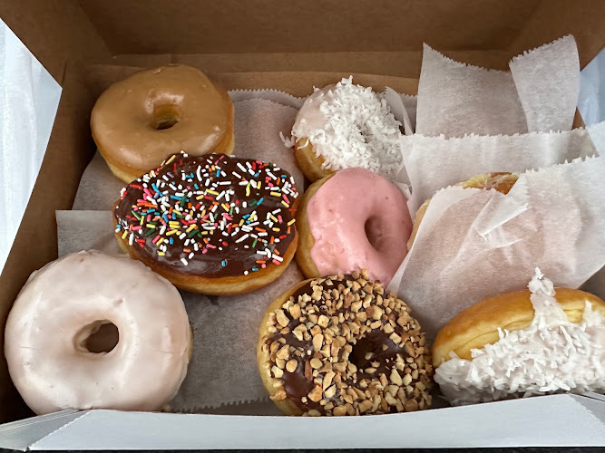 Sarah Donuts(McGinnis Ferry) storefront