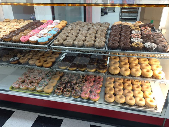 Top Donuts storefront