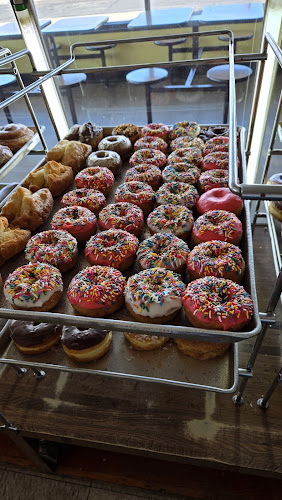 Granny’s Donuts storefront