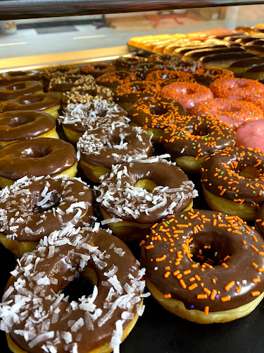 Wright Donuts storefront