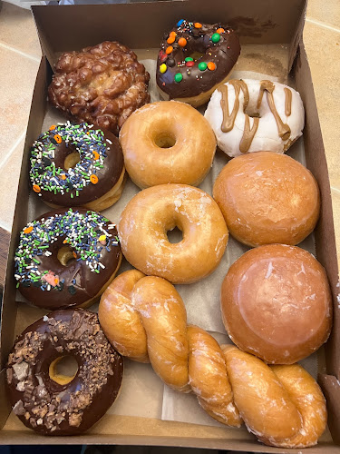 The Donut House storefront