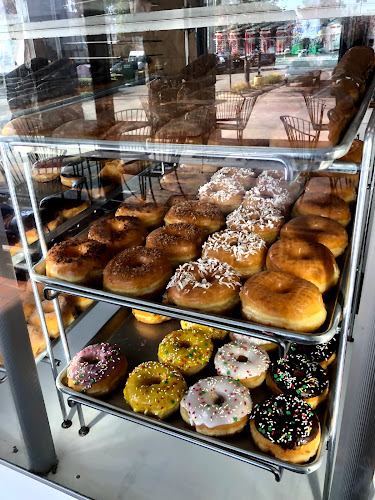 Lady's Donuts storefront