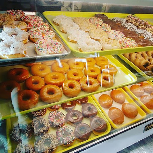 Donut King storefront