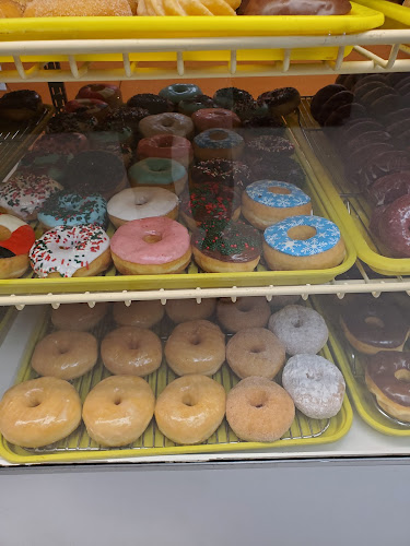 Holliday Donuts storefront