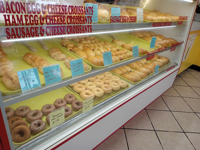 Dawn Donuts storefront