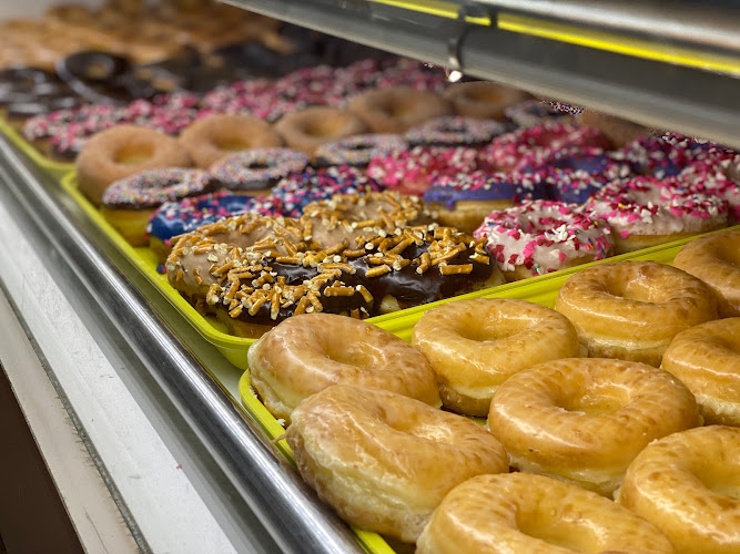 Grand Donuts storefront