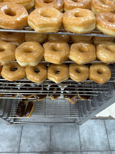 Southern Maid Donuts storefront