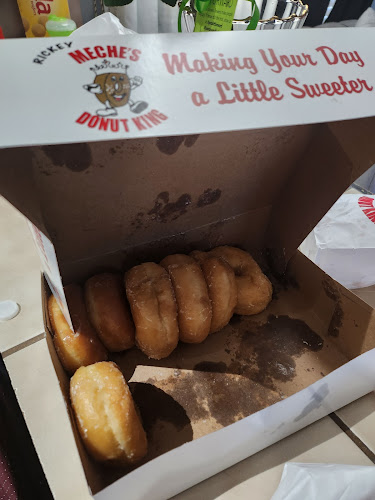 Meche's Donut King storefront