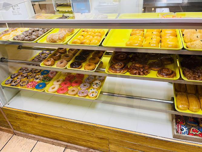 Donuts Plus storefront