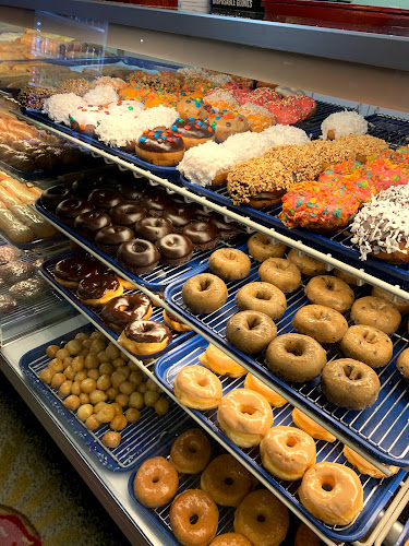 Heavenly Donuts storefront