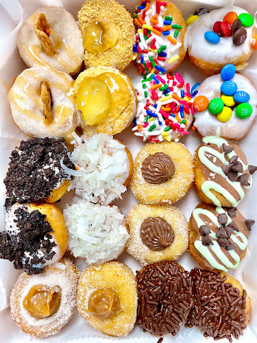 HoleyDonuts MiniDonuts storefront