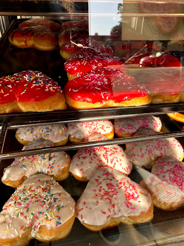 Winchell's Donut House storefront